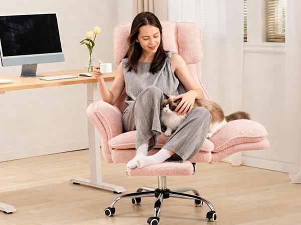 Big and Tall Gaming Chair with Footrest, 400lbs Ergonomic Office Chair - Flip Adjustable Armrests for Cross-Legged & Focus Modes, High Back Lumbar Support, Breathable Cloud-Soft Desk Chair for Home Office SpringStatements