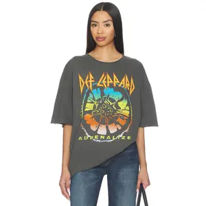 Junk Food Def Leppard The Biggie Tee in Vintage Black