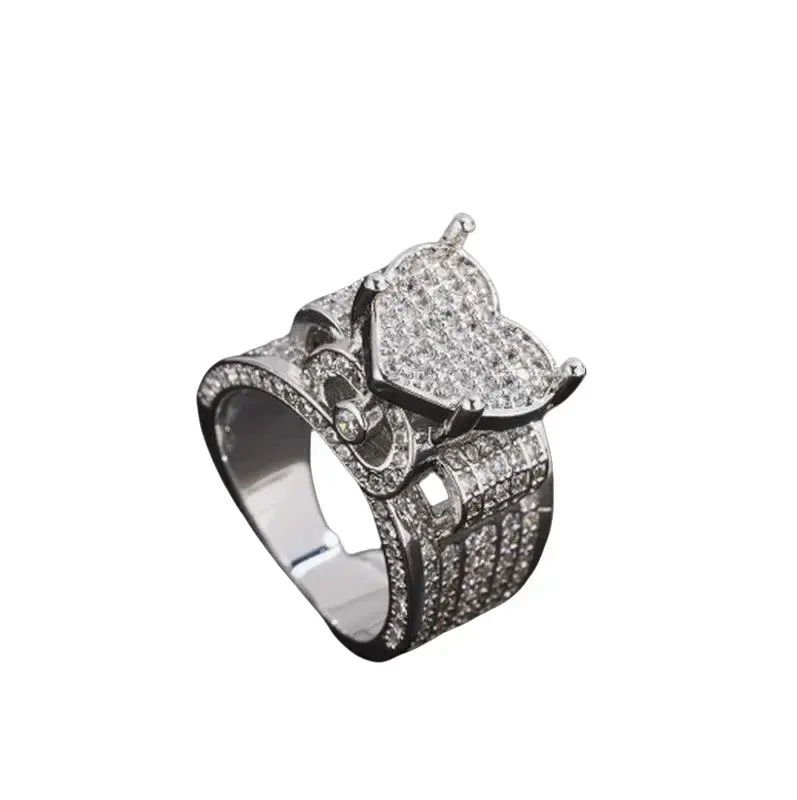 Heart-shaped ring, heavily embellished with rhinestones, vintage style, trendy and unique hip-hop ring, perfect Valentine's Day gift, a gift for her. Fashion Stackable Rings Fashionable Jewelry Accessories