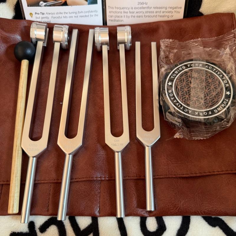 Home spa-grade sound therapy set-5-frequency tuning fork (128Hz–384Hz) with activation stick.Designed for deep relaxation, anxiety relief, distraction reduction, and energy boosting.Also makes an elegant table decoration.