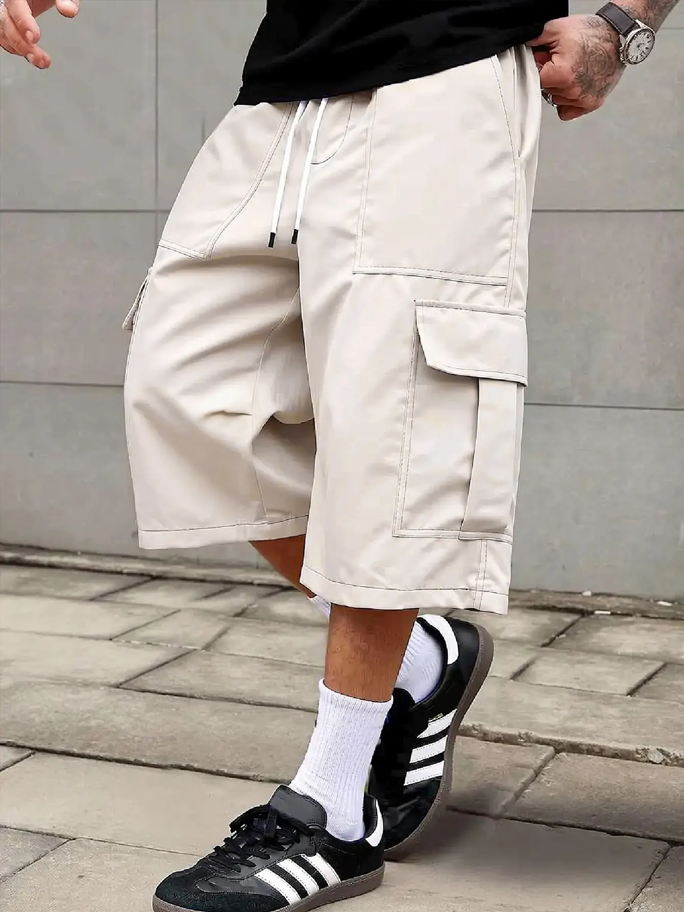 Men's loose tooling casual cropped pants, drape smooth fabric, multi-pocket design, three-dimensional tailoring, suitable for those who like hip-hop and tooling style, skateboarding, commuting, sports, summer versatile models