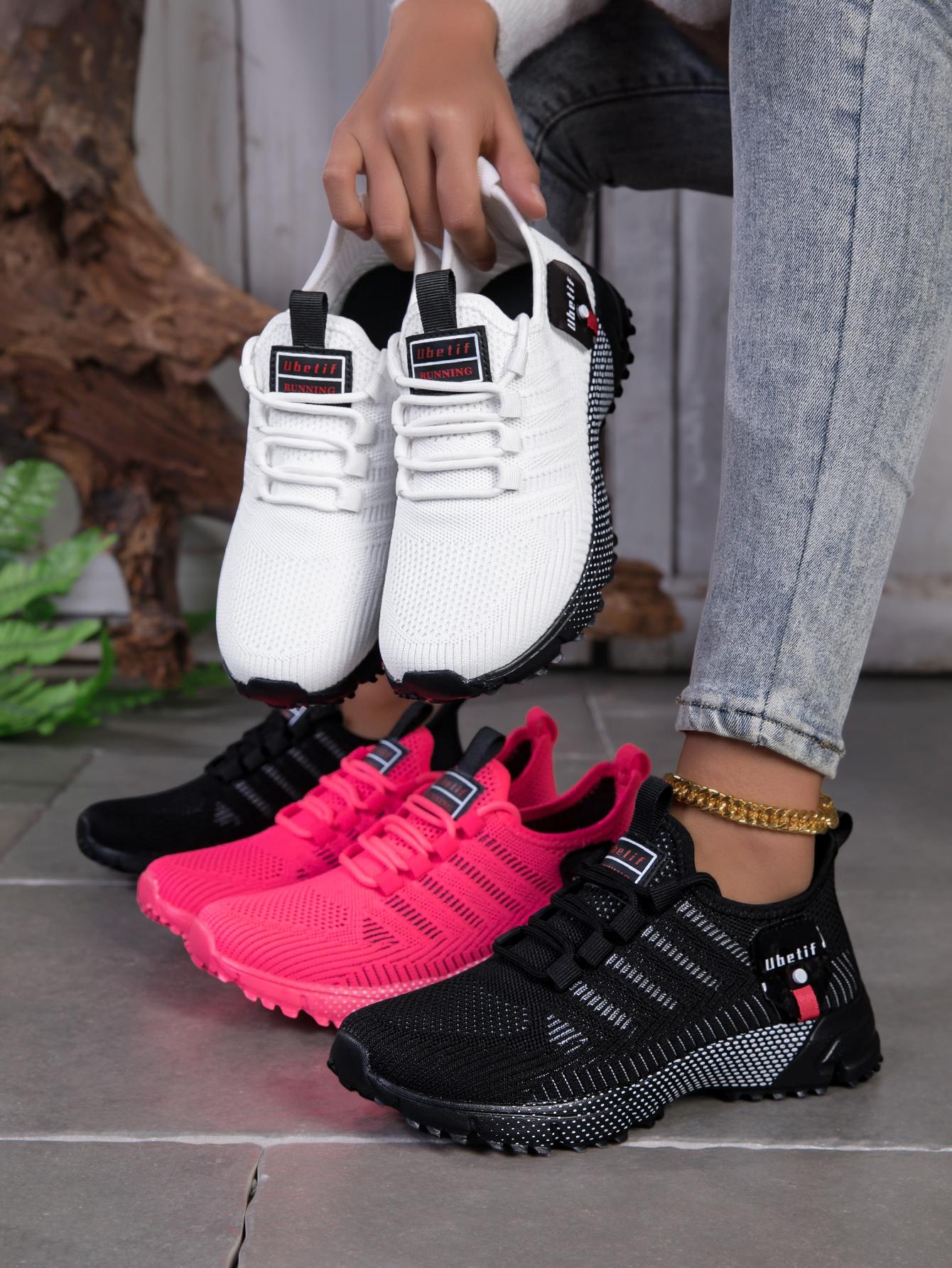 Women's fashionable and breathable knitted athletic shoes, 2026 new spring/autumn casual lightweight soft-soled walking shoes, comfortable low-top outdoor running shoes.