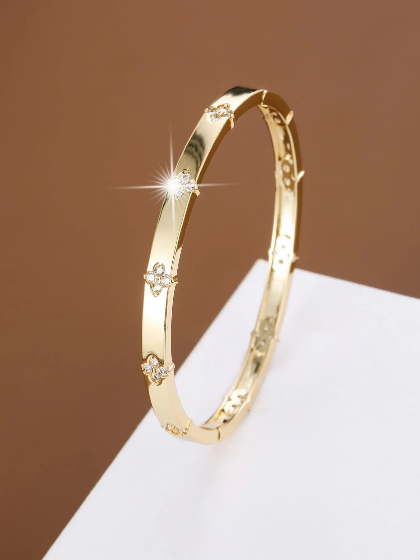 Flower Shaped Rhinestone Decorated Bangle for Women, Jewelry for Party, Daily Clothing Decor, Birthday Gift, Rhinestone Bangle Bracelet, Flower Design Bracelet, Rhinestone Decor Bangles