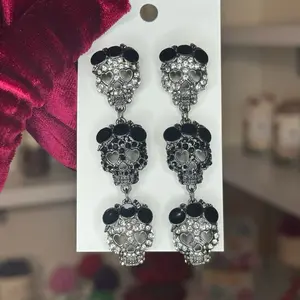 Rhinestone skull earrings