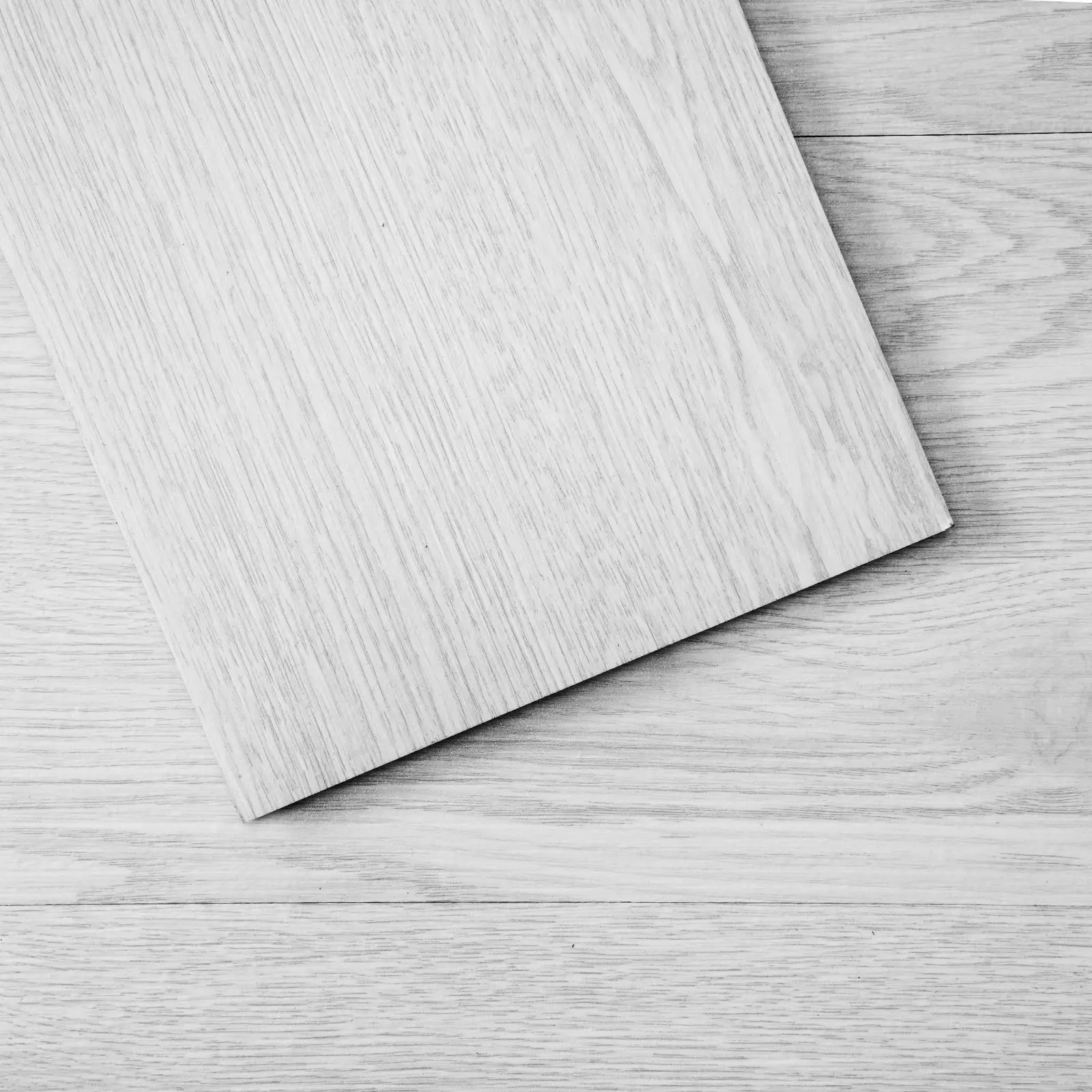 【SummerFinds】VEVOR Self Adhesive Vinyl Floor Tiles 36 x 6 inch,  , 36 Tiles 2.5mm Thick Peel & Stick, Light Gray Wood Grain DIY Flooring for Kitchen, Dining Room, Bedrooms & Bathrooms, Easy for Home Decor