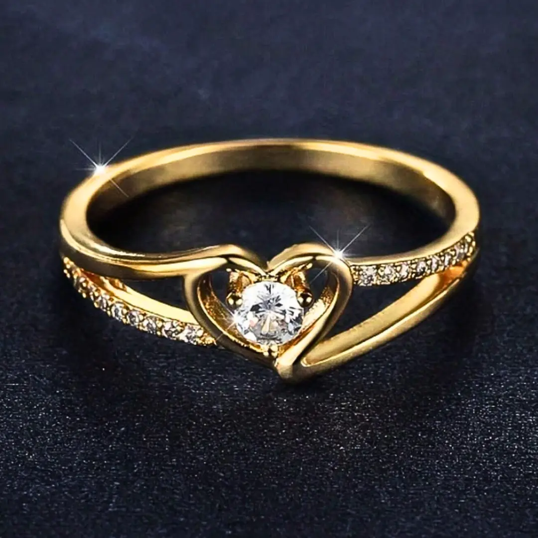 Elegant Romantic Sparkling Cubic Zirconia Heart Shaped Ring, Hypoallergenic Jewelry, Suitable for Wedding, Engagement, Valentine's Day Gift for Women