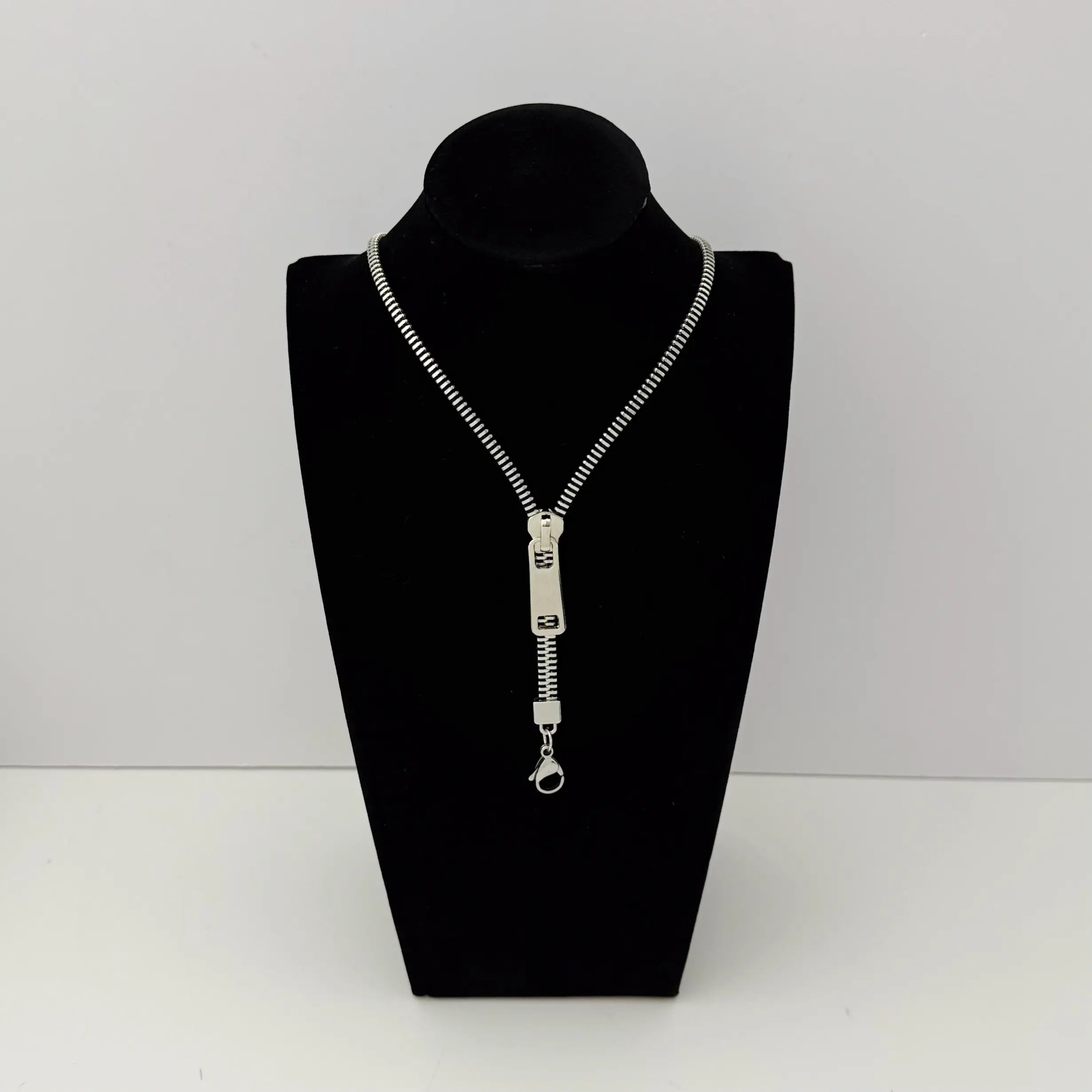 Edgy Zipper Chain Convertible Bracelet & Choker – Unisex Stainless Steel, Alt Punk Gothic-Inspired Brat Accessories for Everyday Wear, Birthday Gifts,Valentines Gifts Special Occasions