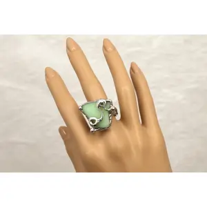 Handcrafted Uranium Vaseline Glass Statement Ring – Brilliant UV/Blacklight Neon, Size 8 Bold Cocktail Jewel