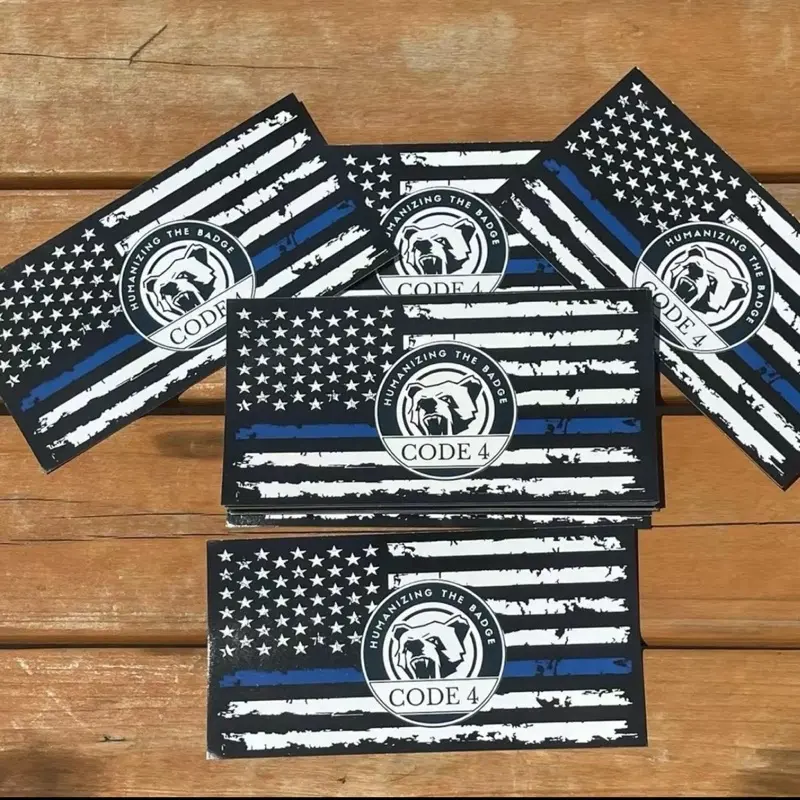 5 Piece Thin Blue Line Flag Código 4 – Humanizing the Badge | Set de 5 Calcomanías Línea Azul para Auto y Hogar