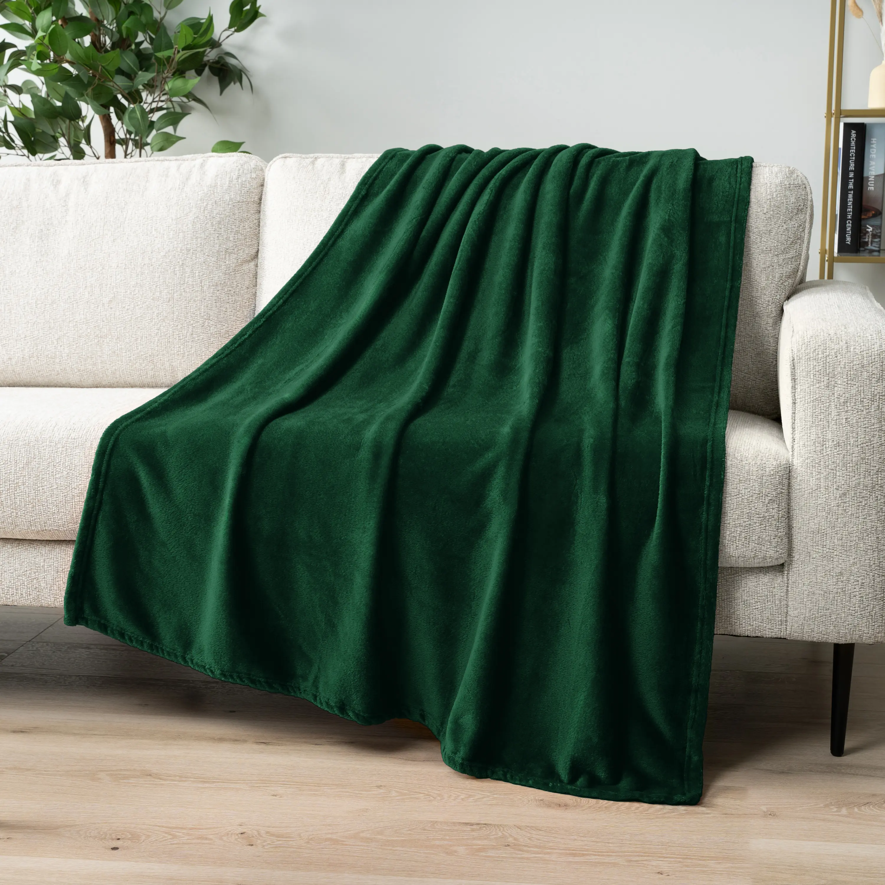 PAVILIA Fleece Throw Blanket for Couch, Super Soft Fuzzy Flannel Throw for Sofa, Luxury Plush Microfiber Blanket for Bed, Plush Home Decorative Velvet Gift Blanket