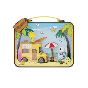 Pantasy Snoopy's Suitcase