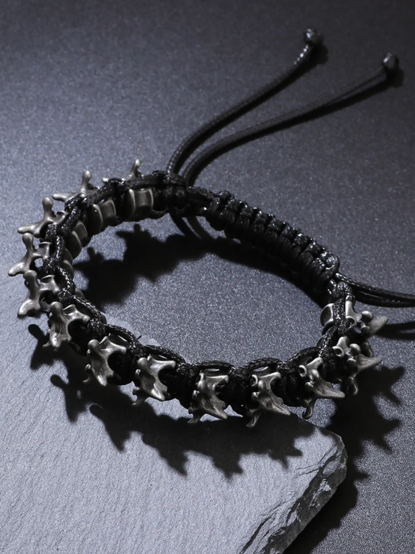 Punk Hip-Hop Handwoven Alloy Dragon Bone Bracelet, Punk Style Jewelry, Adjustable Wrist Accessory for Men, Braided Bracelets