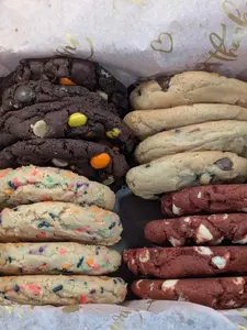 Gourmet Cookie Box Assorted Flavors – 16 Count Fresh Cookies, Premium Gift Box, Perfect for Holidays & Gifts