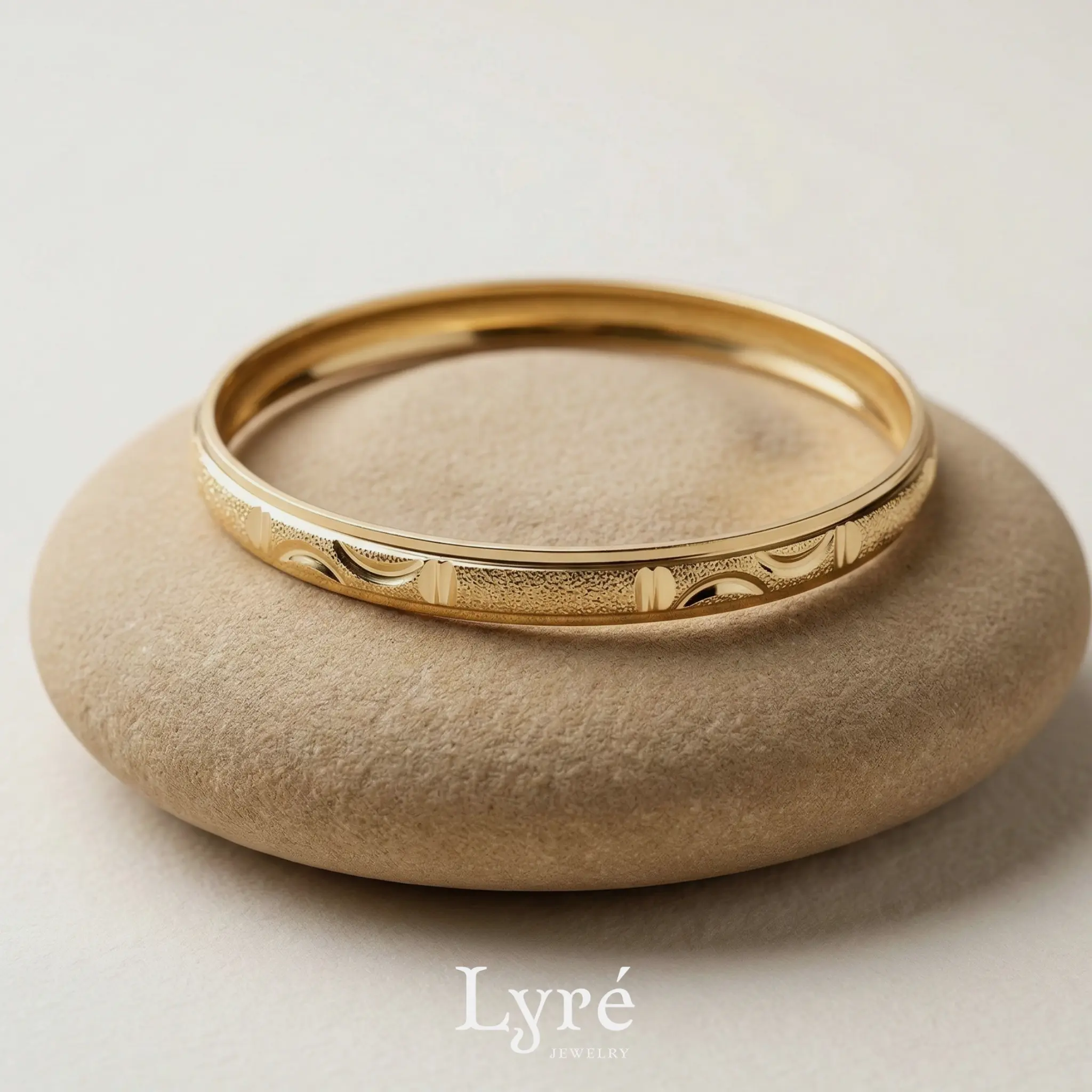 Aria Moroccan Laser Cut Gold Bangle | BNG008