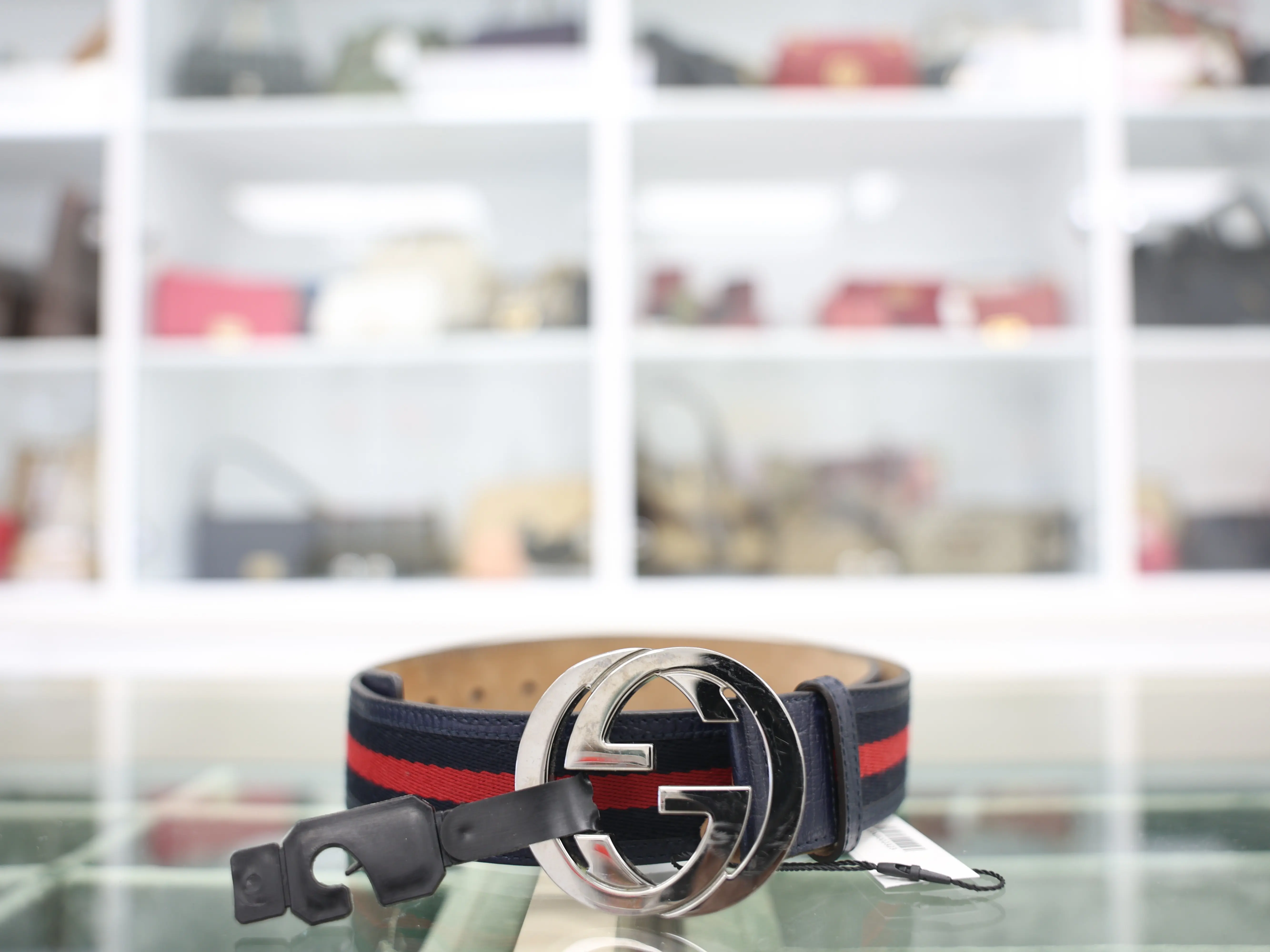 Pre-owned GUCCI NAVY BLUE G BUCKET INTERLOCKING BELT 36