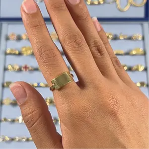 [Quick sale] Gold Artificial Gemstone Rings 14k signet ring s8.5
