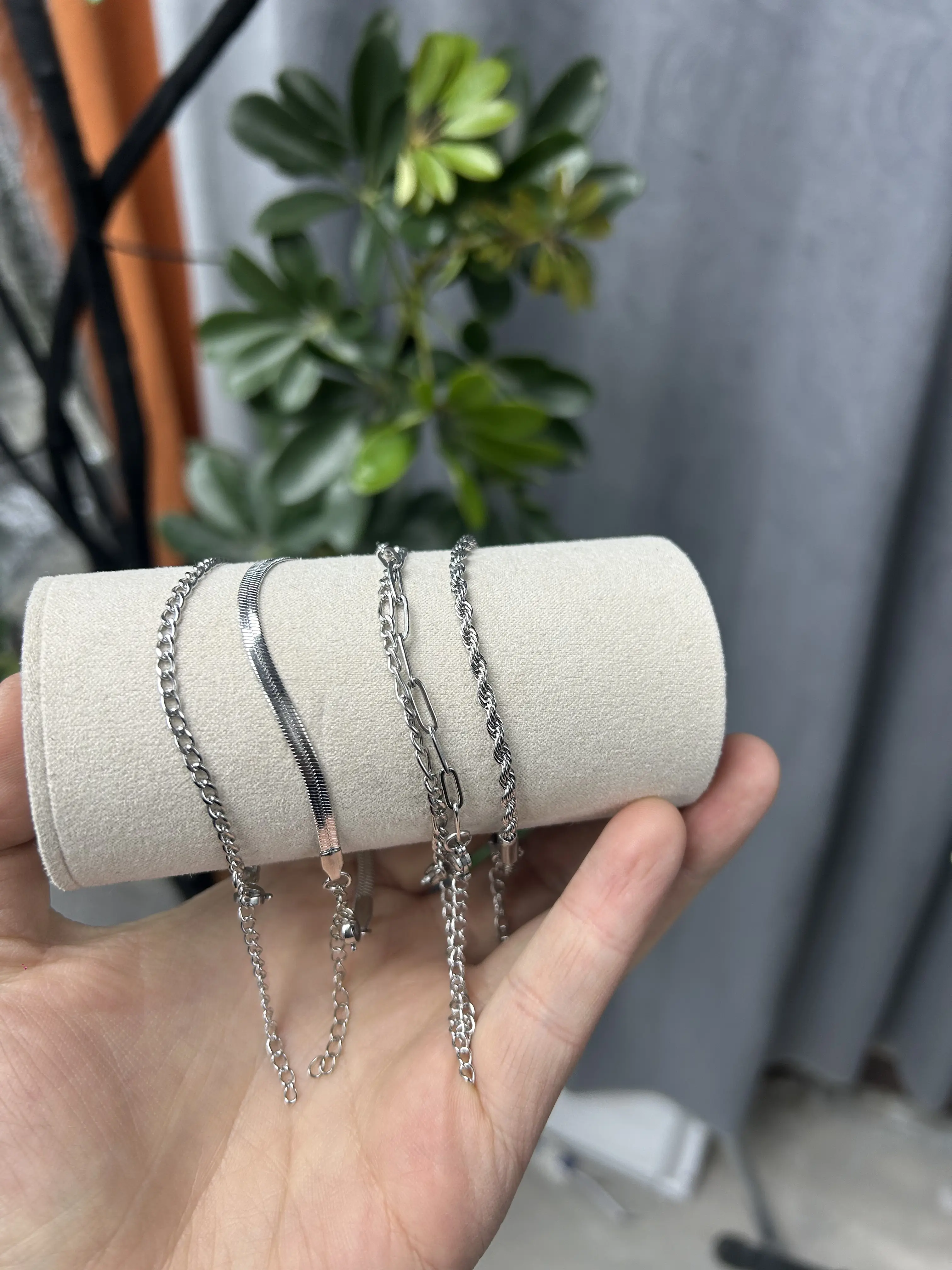 Women’s bracelets, women’s jewelry set, fashionable minimalist small chain bracelet, stackable Cuban link paperclip chain set, fashion accessories, women’s gifts, minimalist jewelry set