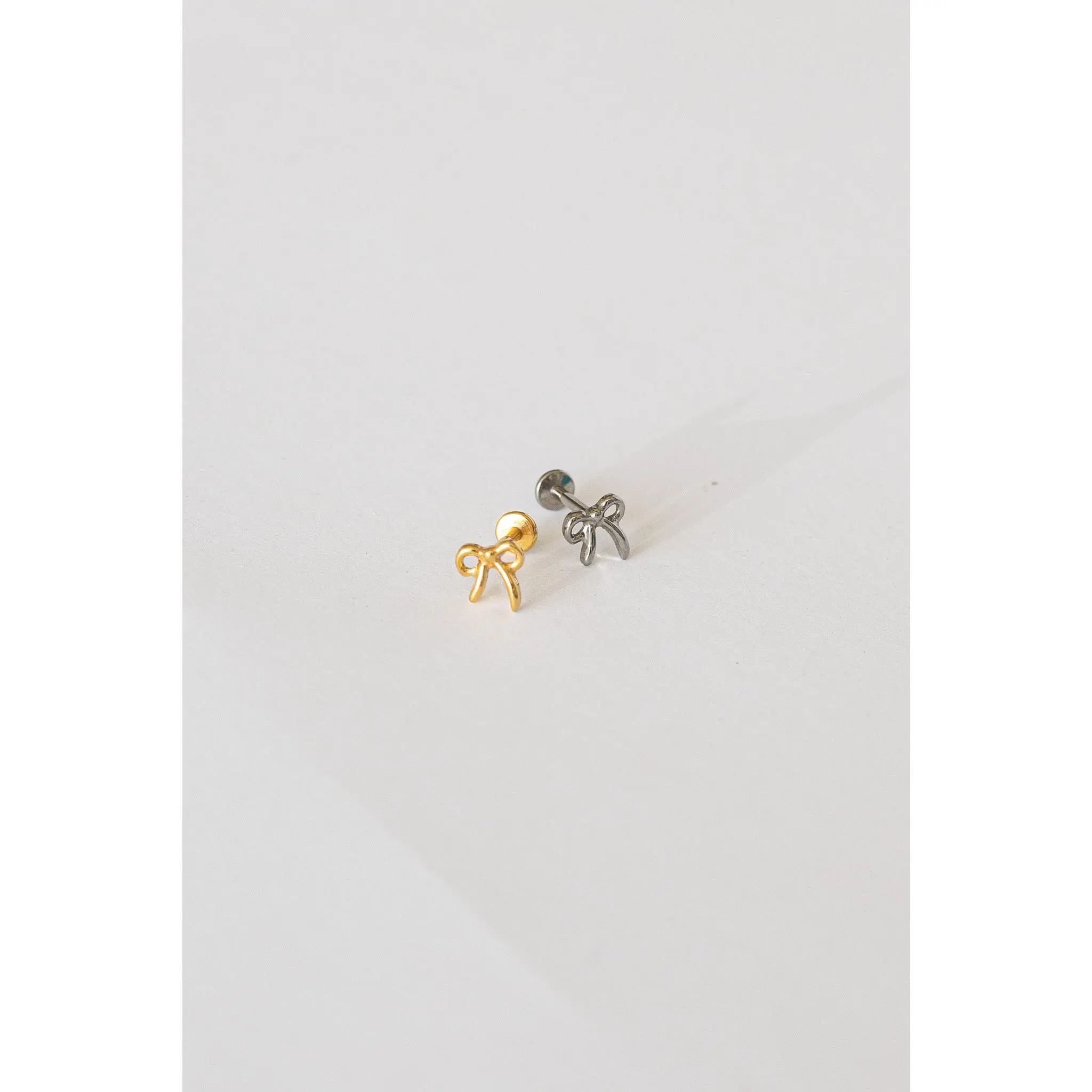Bow Flat Back Stud