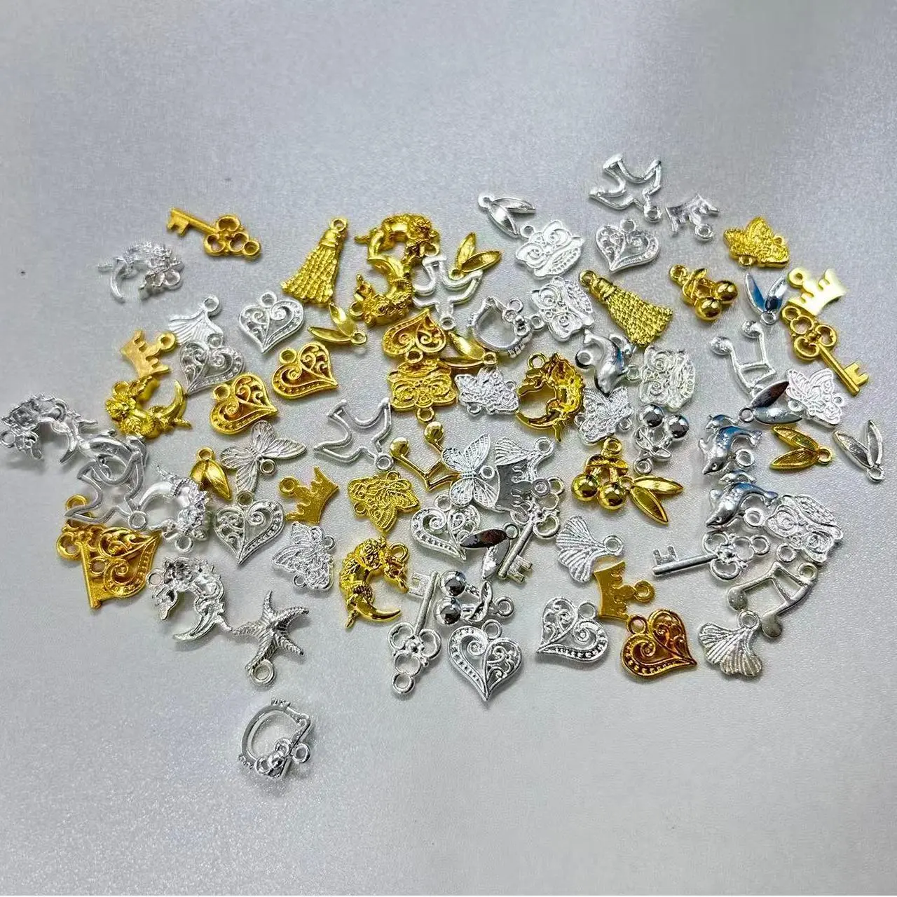 05-Mixed Pendents (10 shovels)