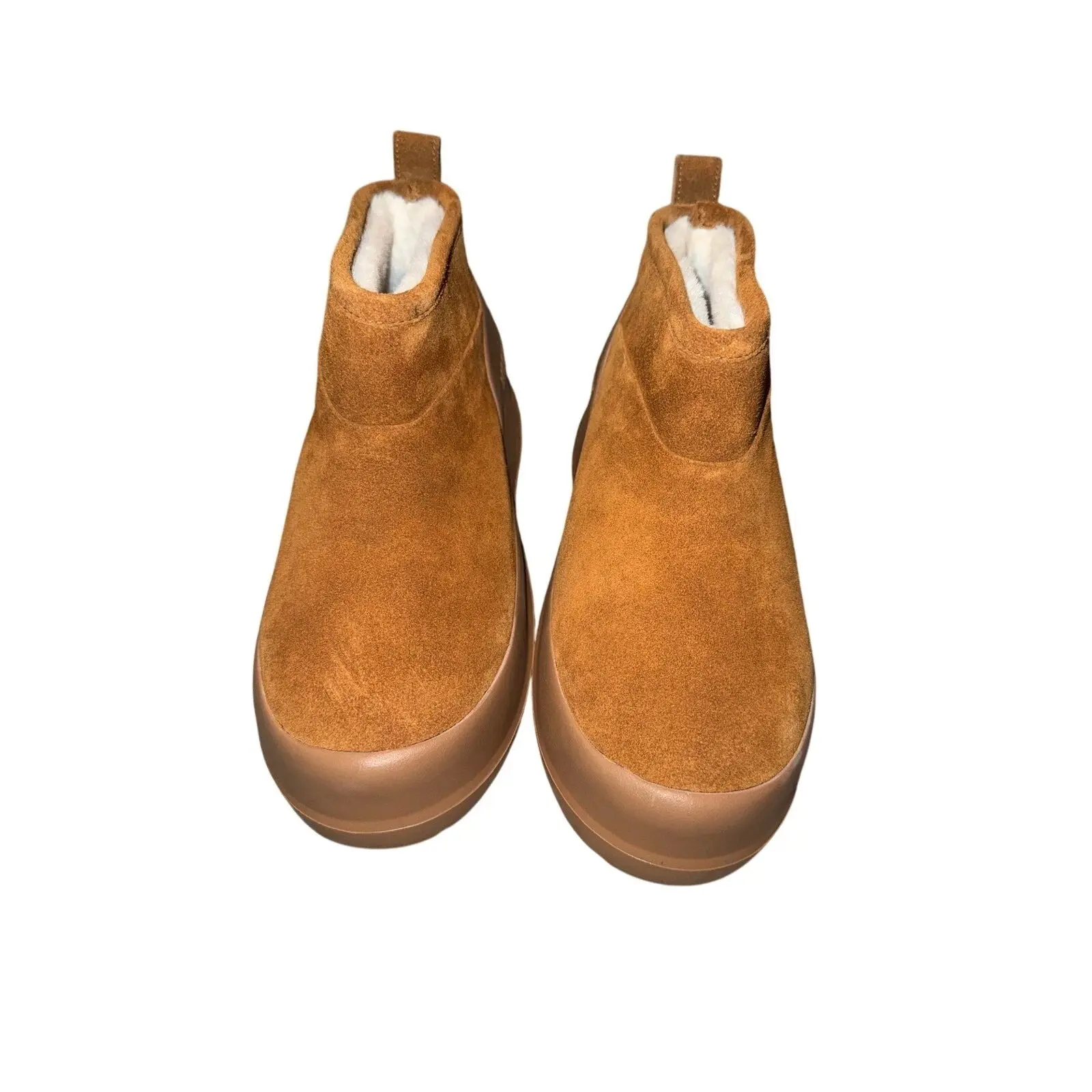 Size 5 women’s Moon Boot
