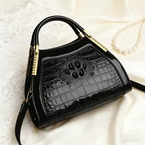 Vintage embossed glossy croc-pattern women’s bag — large-capacity, two-way (crossbody/handheld), versatile for commuting, elegant shoulder bag