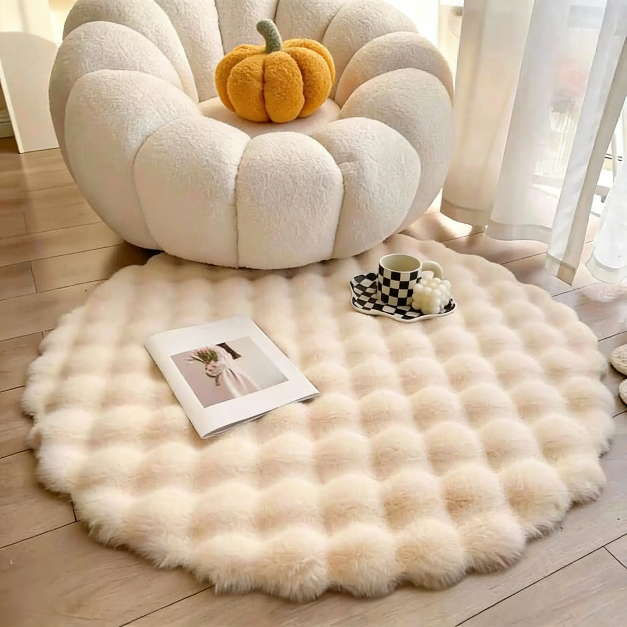 1PC Cloud-Like Plush Round Faux Rabbit Fur Shaggy Rug, 35x35in Bubble Shag Texture Furry Floor Mat, Non-Slip Thick Pile Carpet for Living Room, Modern Soft Home Decor & Christmas Gift (Sports & Outdoor Camping Sleeping Gear Accessory)