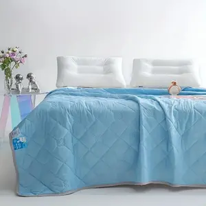1pc Lightweight Cooling Blanket, Cooling Comforter For Hot Sleepers And Night Sweats, Breathable Soft Summer Comforter, Silk Smooth, Easy Care
