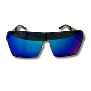 The Splash Oversized Square Shield Sunglasses x Single Lens Design x Metal Frame x Available in Five Colors