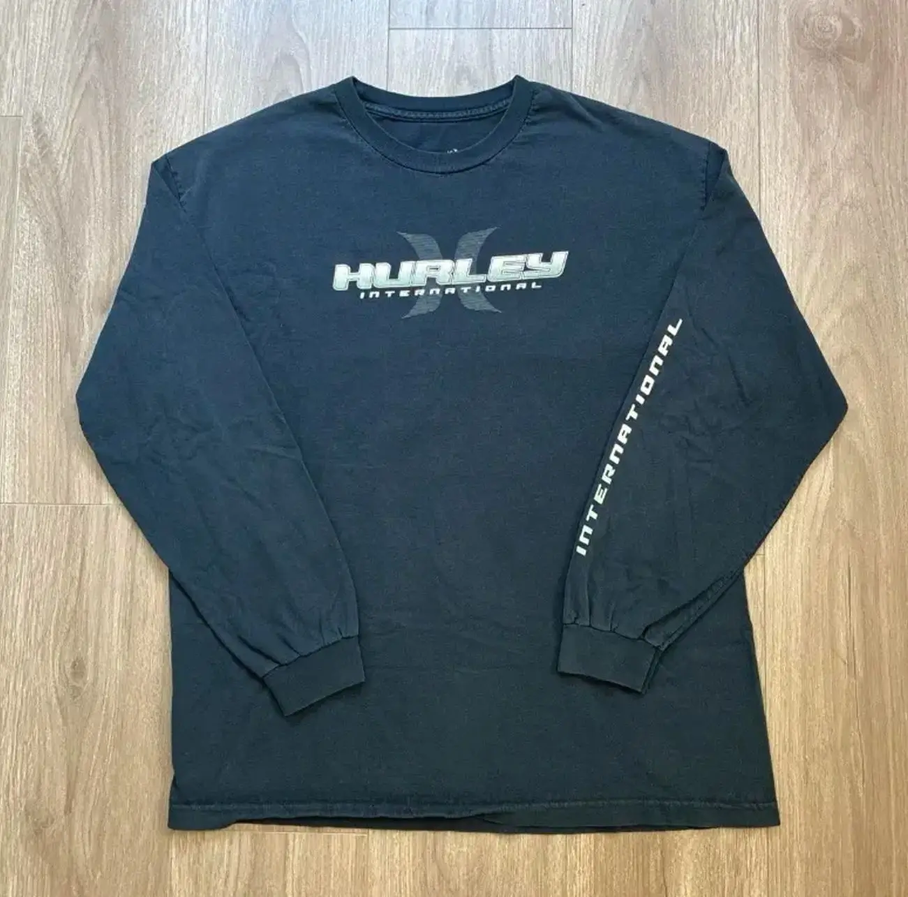 Vintage 2000s Hurley Surf Navy Longsleeve Y2K, Hurley Men's Navy Long Sleeve Tee