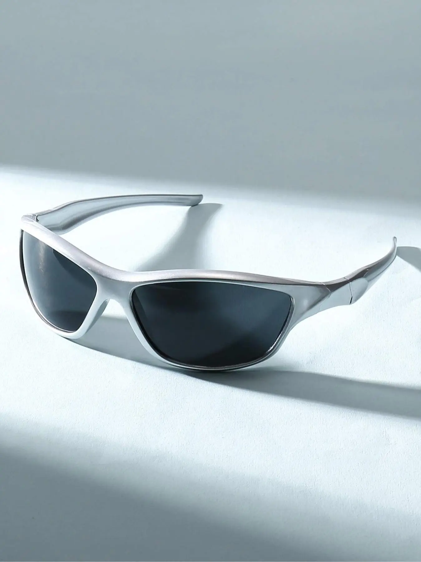 Unisex Vintage Y2k Style Sunglasses, Trendy Casual Sporty  Wrap Around Sunglasses for Everyday Use, Fashion Accessories for Outdoor Activities, Stylish Shades, Lightweight Durable Sunglasses