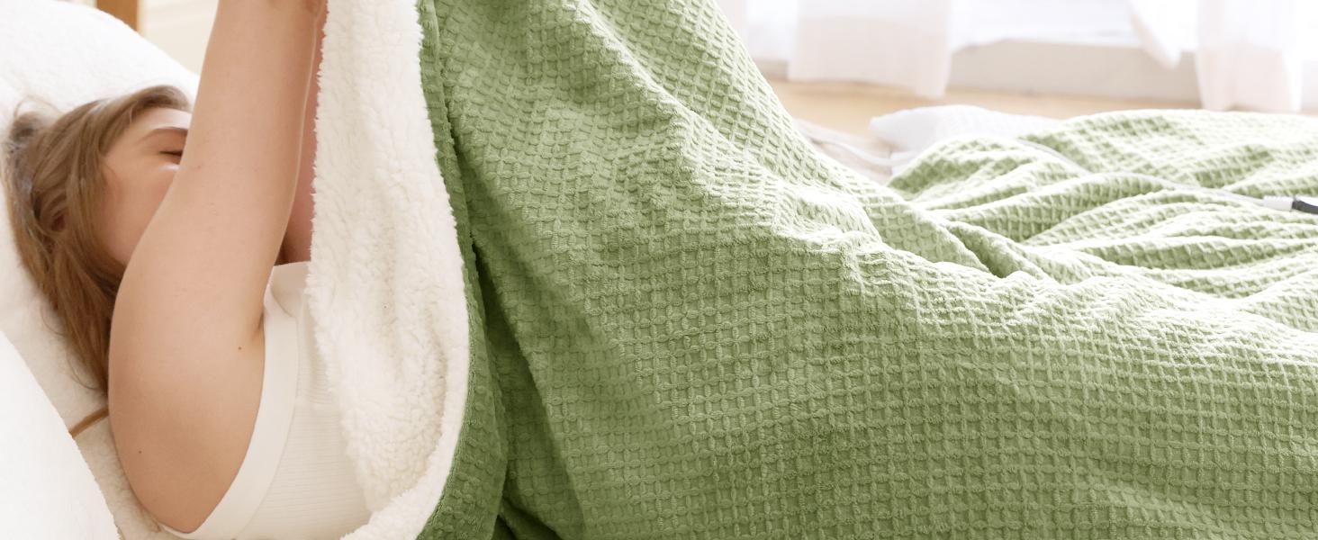 【Buy 2 get 1 poker blanket free】BLUNIQUE Heated Electric Waffle Sherpa Fleece Blanket Fast Heating 6 Levels 4H Auto-Off ETL-Certified Premium Waffle Sherpa Electric Blanket Automatic