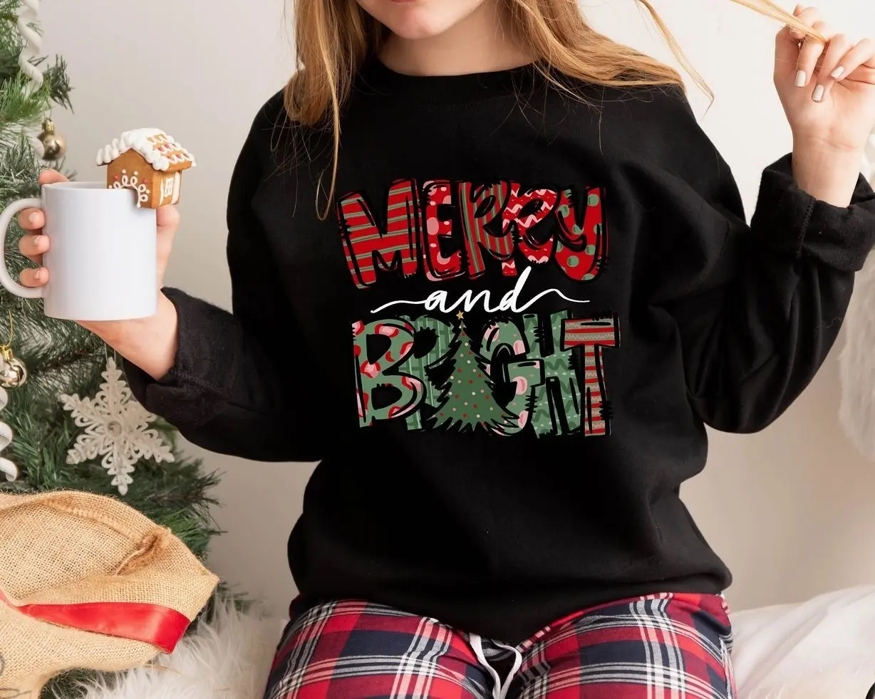 Merry and Bright Sweatshirt, Merry Christmas Crewneck, Family Christmas Hoodies, Cute Holiday Graphic Sweatshirts for Women, Cozy Winter Apparel, Aesthetic Christmas Gift for Her, Retro Xmas Pullover Shirt, Matching Family Holiday Outfits Knit Womenswear