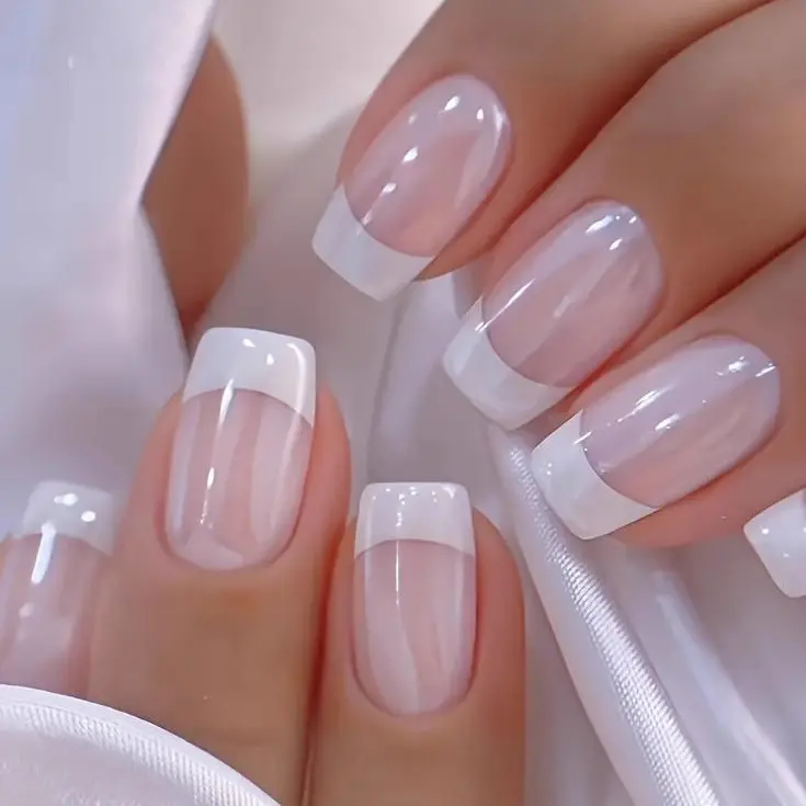 24pcs French Nail Stickers, Glossy Nude And White, Short Square Acrylic Fake Nails, Women'S Reusable Nails, Suitable for Parties And Special Occasions, Easy to Stick And Wear