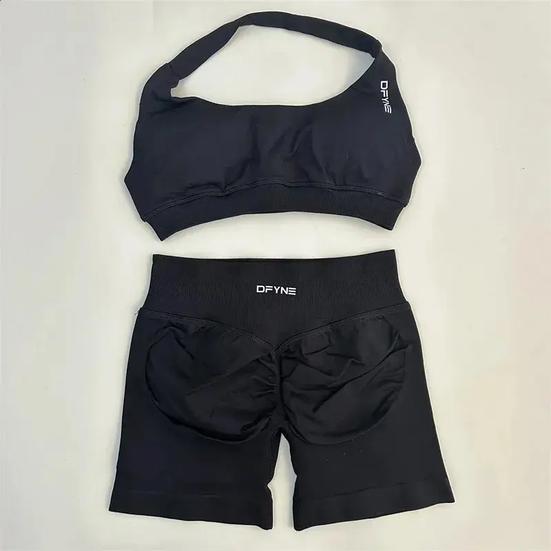 DFYNE Seamless Yoga Set - Impact Scrunch Workout Shorts & Halter Sports Bra for Women's Fitness Gym Suit - Summer Sleeveless Activewear Sporty High Stretch Sporty Breathable Outfits