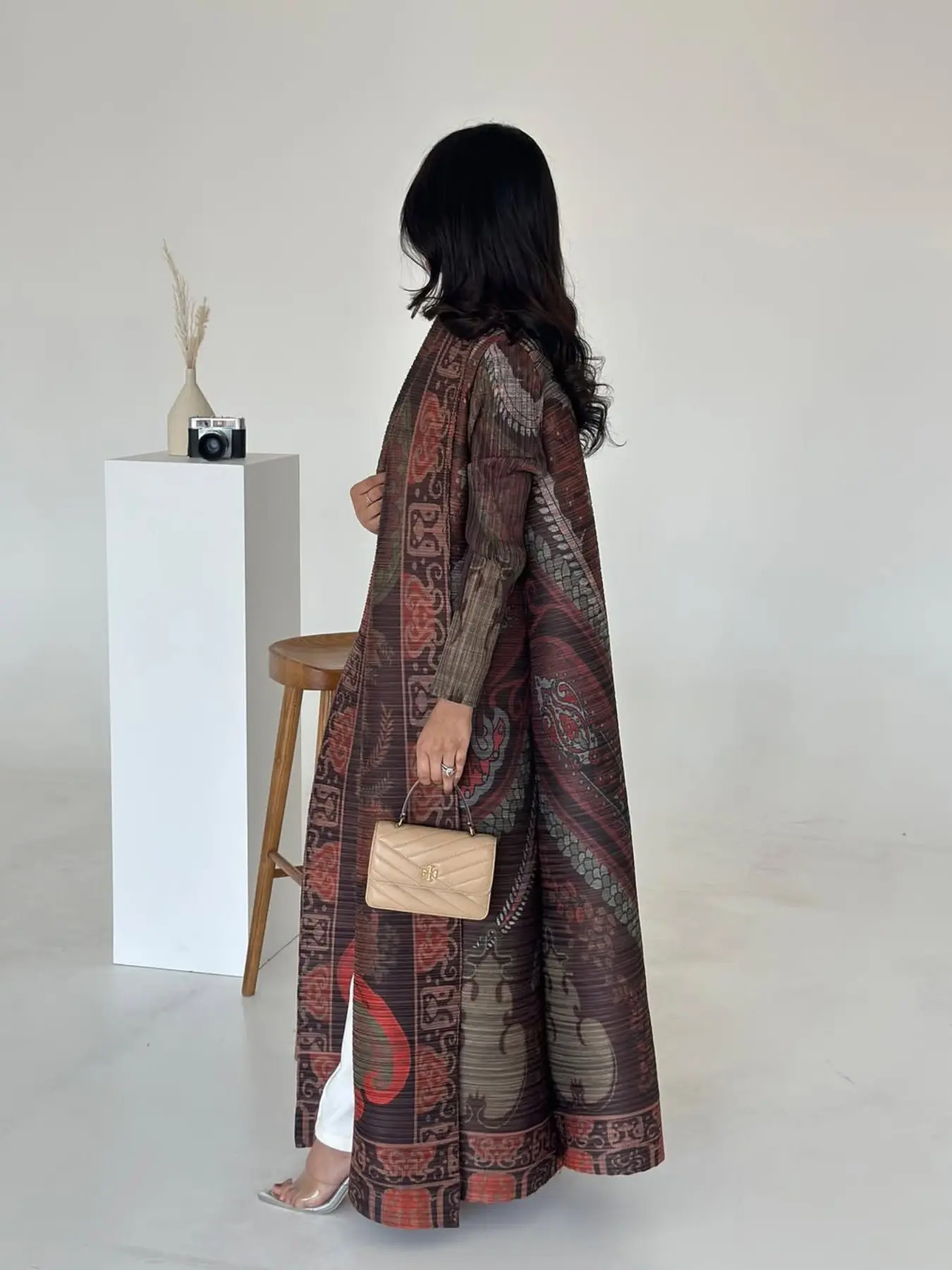 Miyake Arabic Style Women's Abaya Loose Abayas with Ethnic Print, Belted Loose-Fitting Long Kimono for All Seasons, Fashionable Modest Outerwear for Events