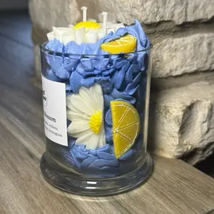 Lemon blossom candle