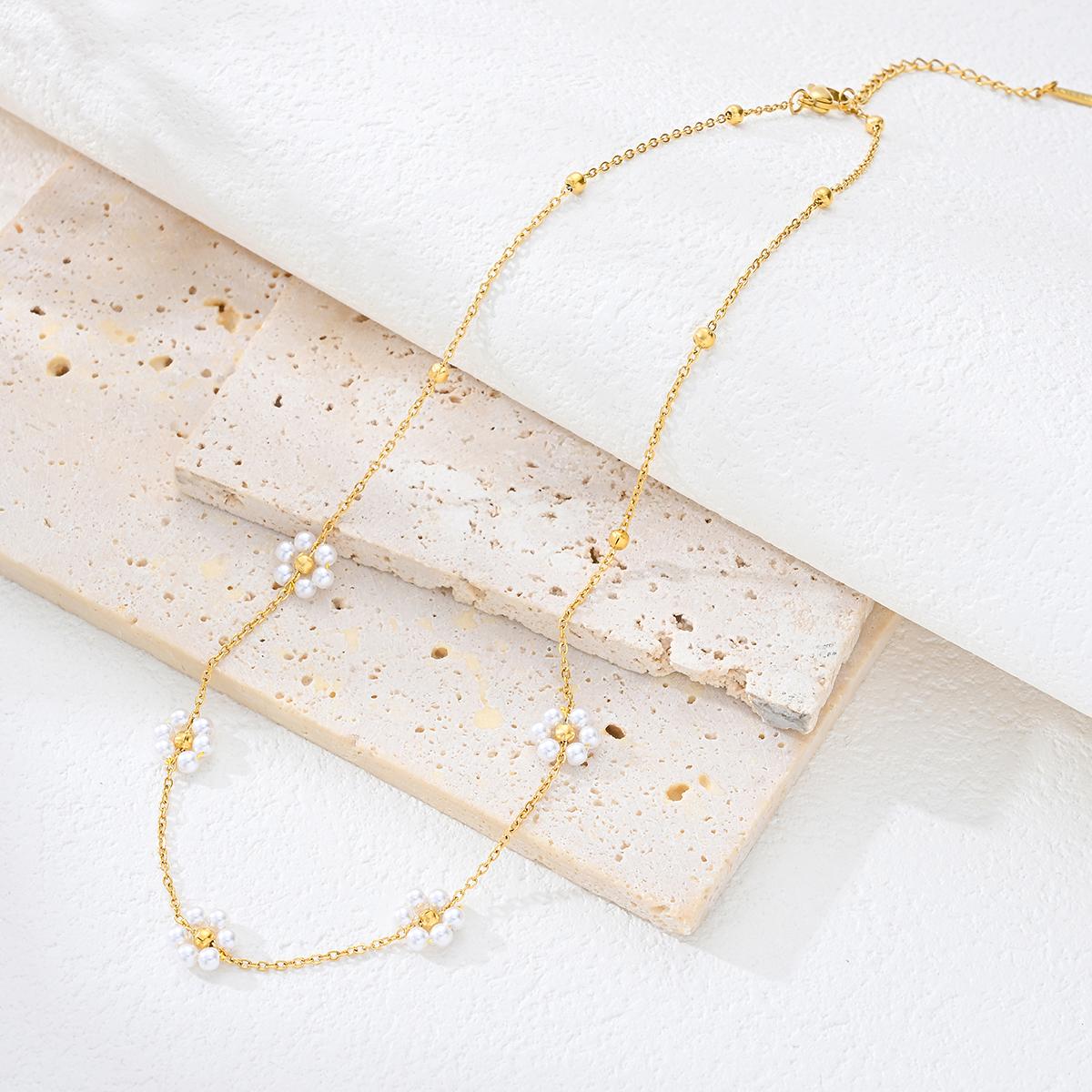 17KM Pearl Necklaces for Women, Daisy Pearls Choker for Women's Pearl Strand Necklaces as Valentines Day Gifts for Teens, Silver Daisy Birthday Gifts 3 Pearls White Necklace as Bridesmaid gifts