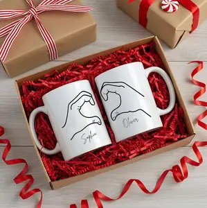 [Made In US] Personalized Heart Hands Coffee Mug Set – Custom Name Couple Mugs, Romantic Gift for Couples, Husband & Wife, Boyfriend & Girlfriend