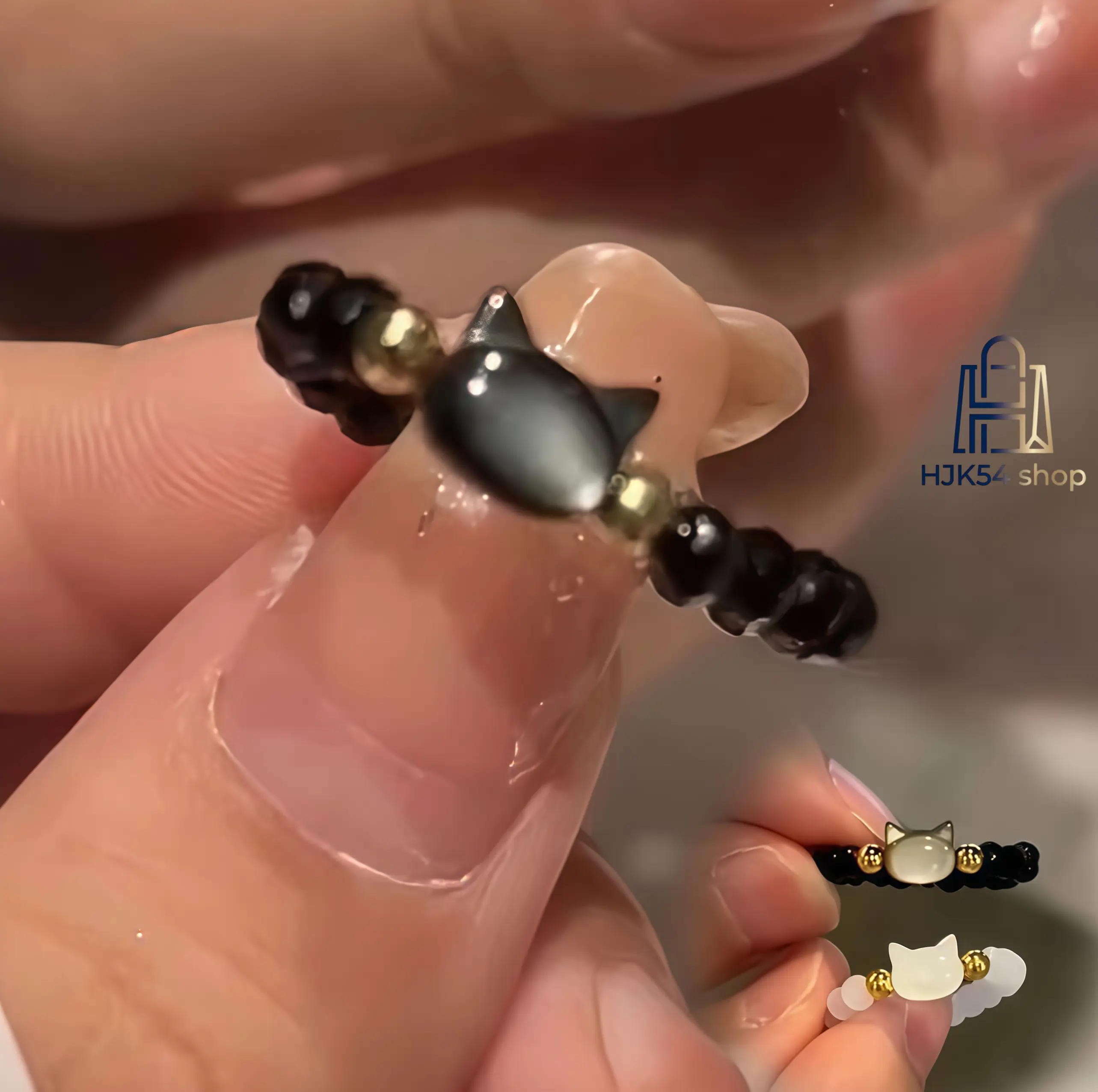 Cute Cat Face Beaded Stretch Ring, Black/White Crystal Elastic Stackable Ring, Dainty Cat Design Finger Ring for Women, Minimalist Kawaii Jewelry Gift