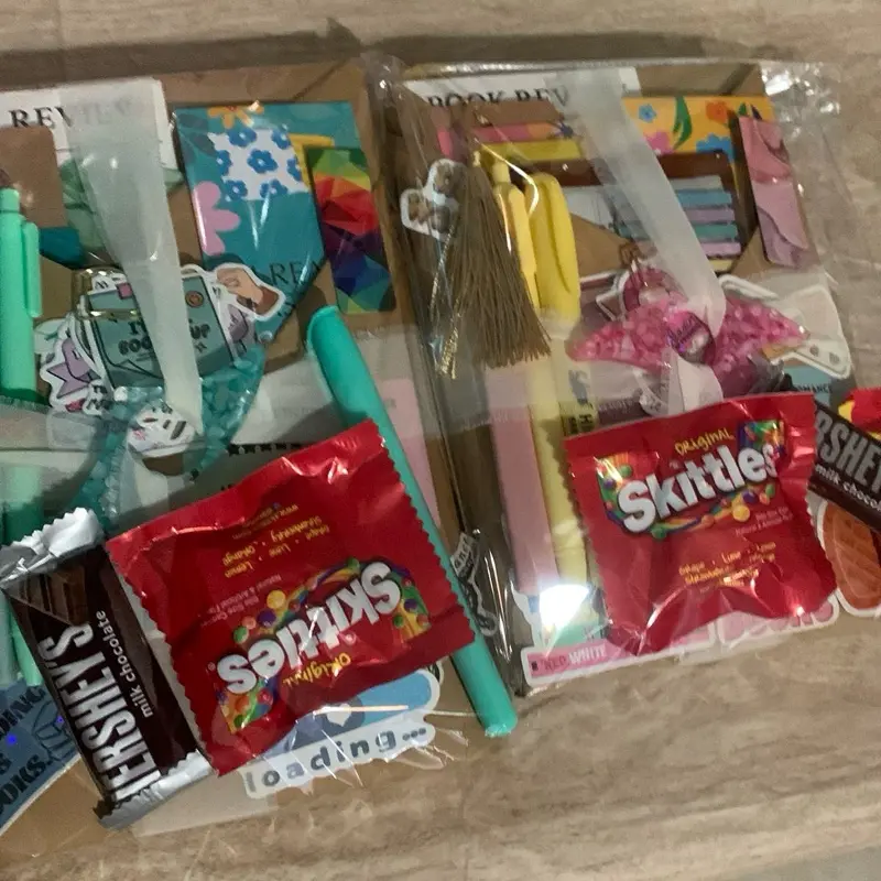 Blind date with a book, Surprise me bundle, Romance, Fantasy, Thriller, Romantasy,