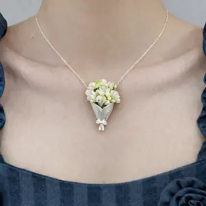 Mini Bouquet Necklace – Real Flower Holder Pendant | Creative Floral Necklace | Aesthetic Nature Jewelry Gift