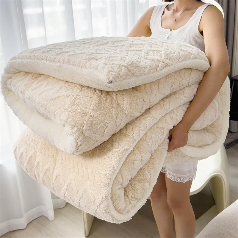 Warm Winter Essential! Queen Size 3Pcs Faux Fur Comforter Set | Soft Velvet Embossed, Leak-Proof Thermal Design, Anti-Static & Machine Washable | Luxurious Fluffy Bedding Set No Filling Leakage Antistatic