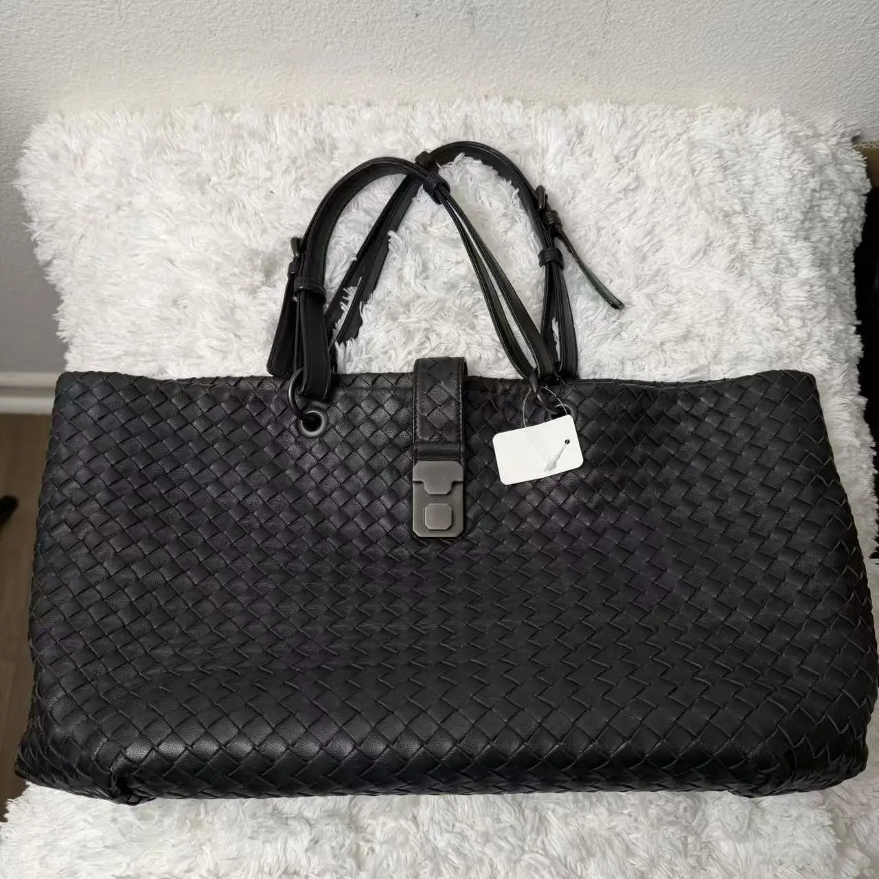 Pre-owned Bottega Lambskin Shoulder Bags Veneta Intrecciato Nappa Capri Tote Bag