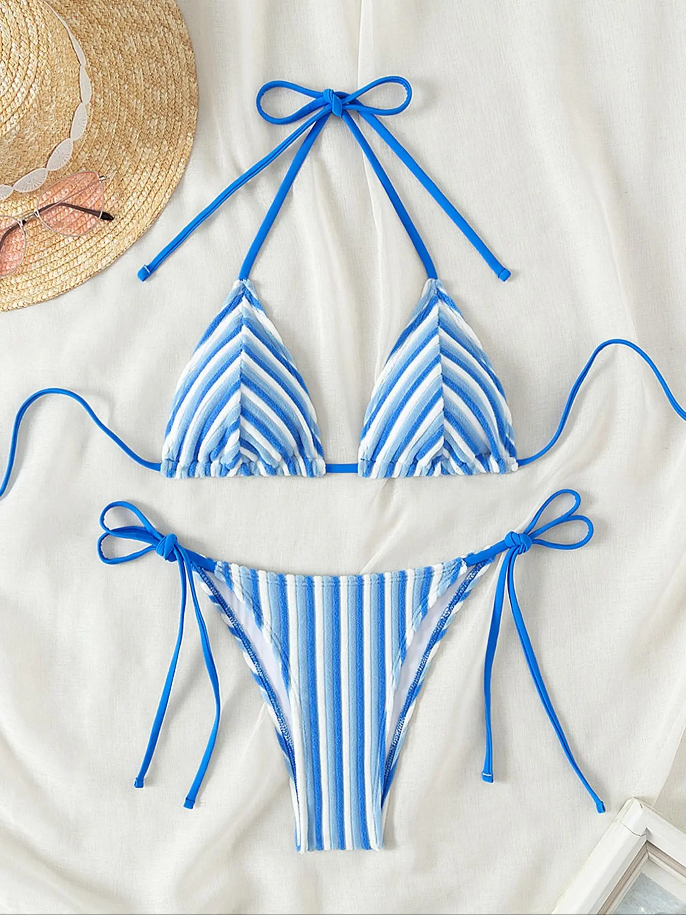 Two-piece Women's Striped Tie-Back Bikini Set, Casual Fashion Chic Halter Neck Swim Bra & Tie-Side Swim Panty Swimsuit for Summer, Ladies Bathing Suit for Beach Holiday, Swim Top Set, Striped Bikini Sets, Halter Neck Swimwear, Swimsuits Summer