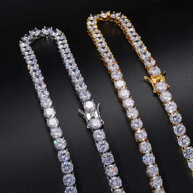 Premium VVS1 moissanite Tennis Necklace in S925 925 Silver, Suitable for Both Men And Women, Passes moissanite Tests And Features an Iced-Out Design.
