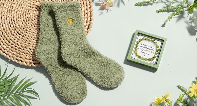 Mayicivo Easter Christian Gifts for Women, Religious Faith Gift Set with Canvas Tote Bag, Inspirational Spiritual Gifts for Mom, Sister, Wife, Grandma, Best Friend Basket