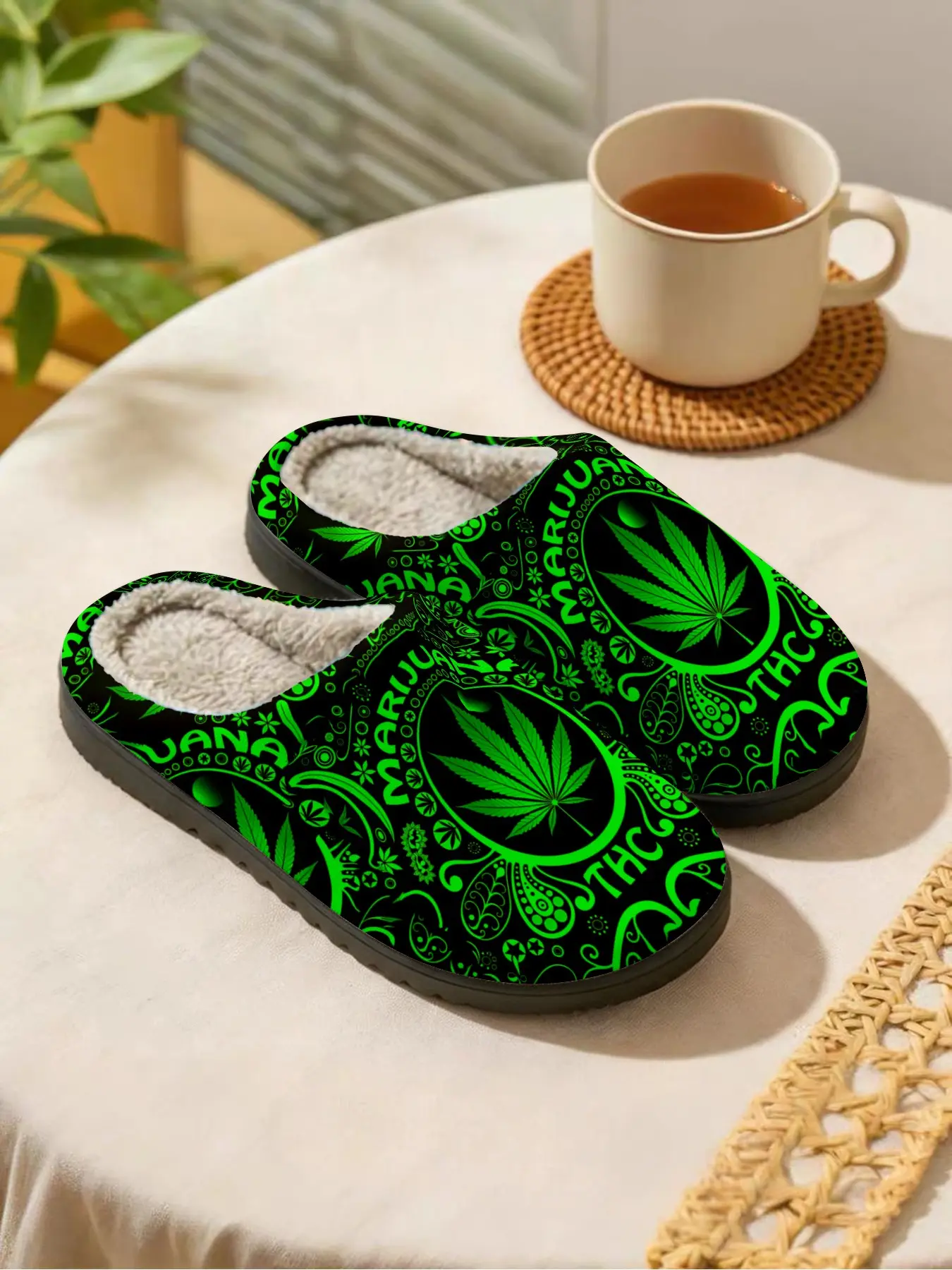 Cannabis Leaf Graphic, Dark Street Style & Chill Vibes, 1 Pair, Plush Warm Lining, Anti-Slip Sole, Cozy Home Slippers, House Slipper, Non Slip Slippers, Unisex for Men & Women, Indoor Home, Bedroom, Living Room, Fall & Winter Daily Wear