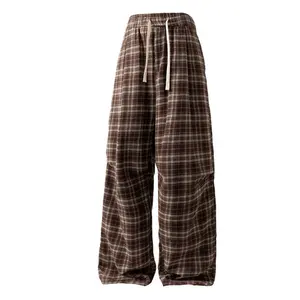 Spring loose-fit versatile plaid casual pants; men’s straight-leg long pants with a drapey feel; trendy retro plaid casual pants; loose straight-leg pants; drawstring versatile long pants; soft, comfortable fabric suitable for everyday wear