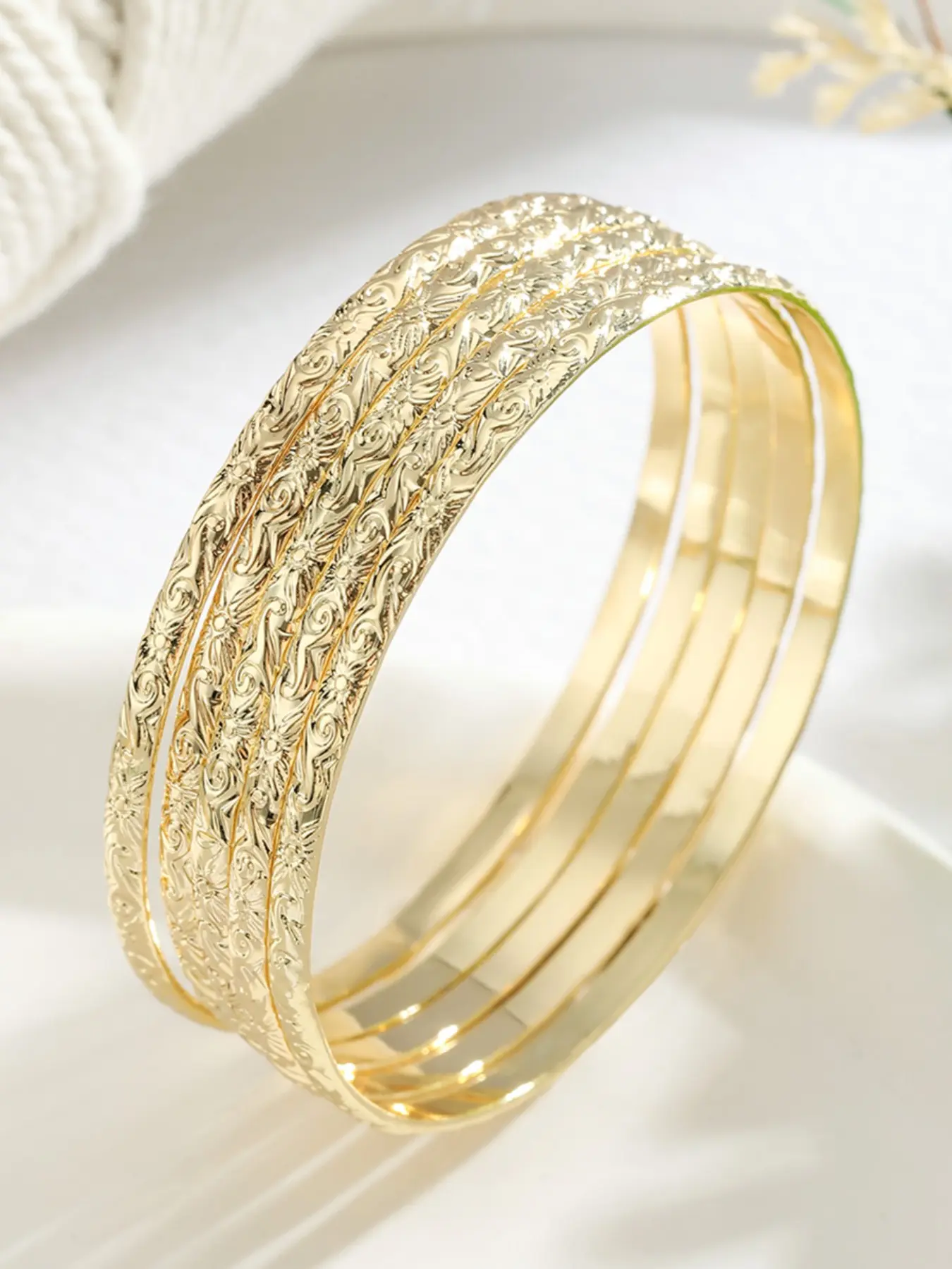 5pcs Hawaiian Vine Carved Copper Bangles, 14K Gold-Plated Floral Pattern Casual Style Exquisite Stackable Bracelets, Mom Bracelet, Perfect Mother's Day and Valentine's Gift