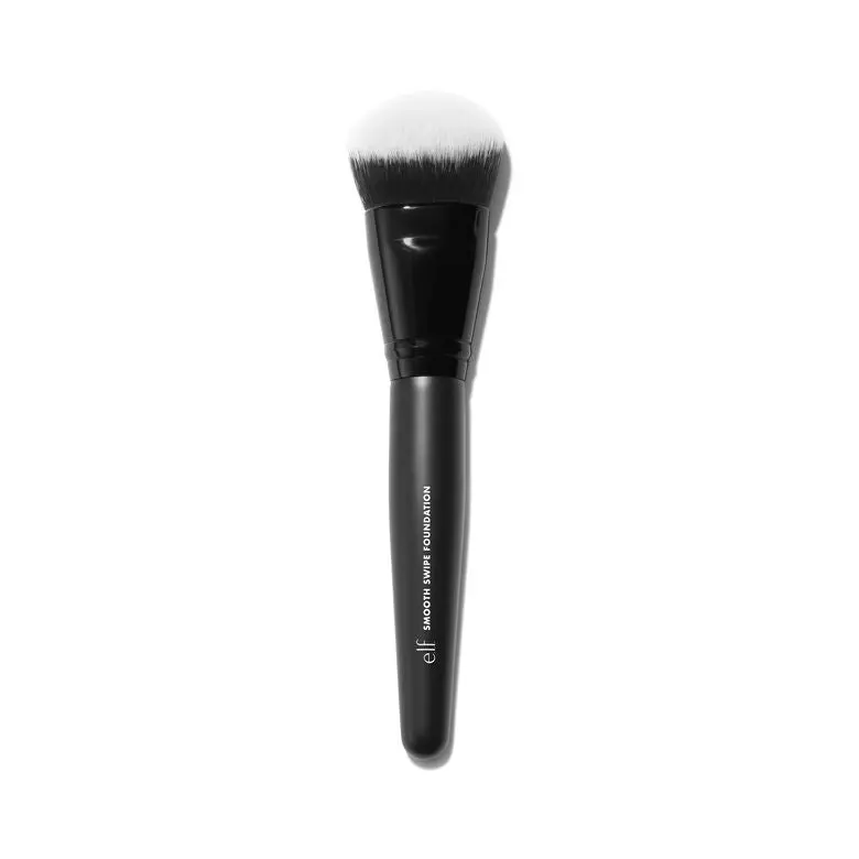 Smooth Swipe Foundation Brush